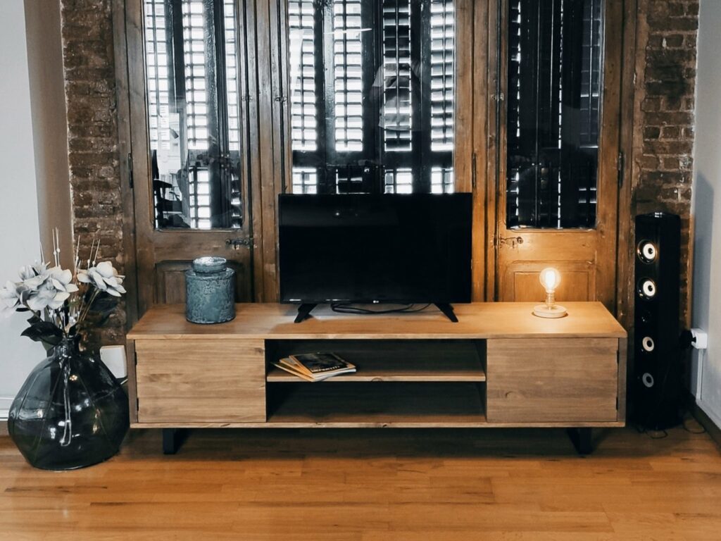 Mueble tv de madera maciza Loftaån