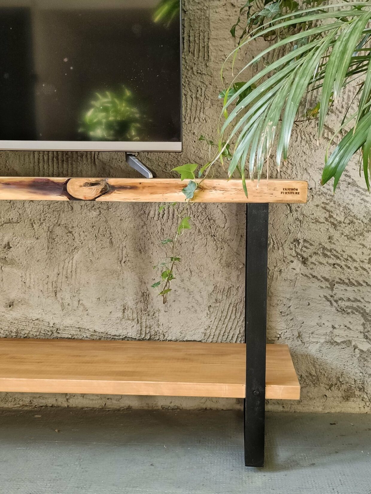 Mueble TV en madera maciza natural con mallorquina 180 cm MITJANA