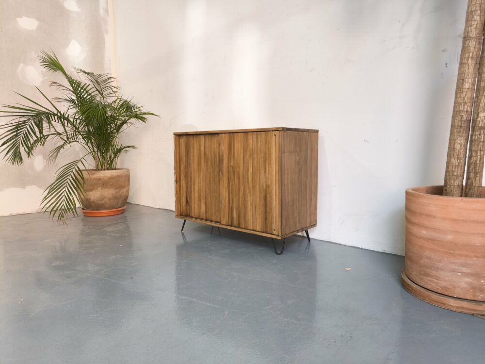 Mueble tocadiscos Bäckån en stock 3