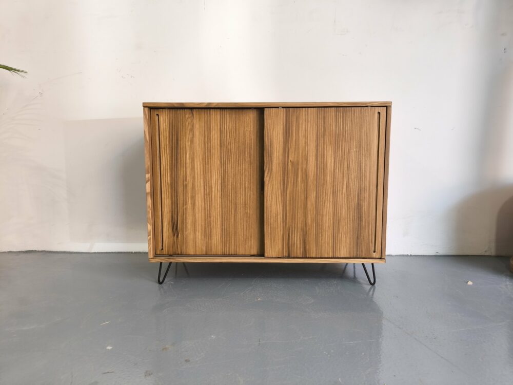 Mueble tocadiscos Bäckån en stock